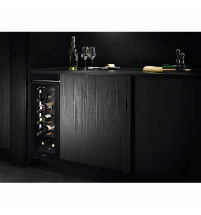 AEG KITCHEN Vinoteca empotrable  AWUS018B7B, Cíclico, Empotrable, Clase G